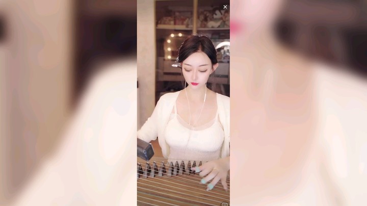 美女弹奏古筝好听啊