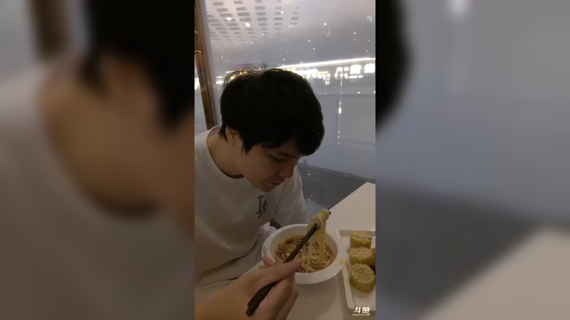 【2023-10-02 18点场】CSGO解说伟伟：出发石家庄 293829