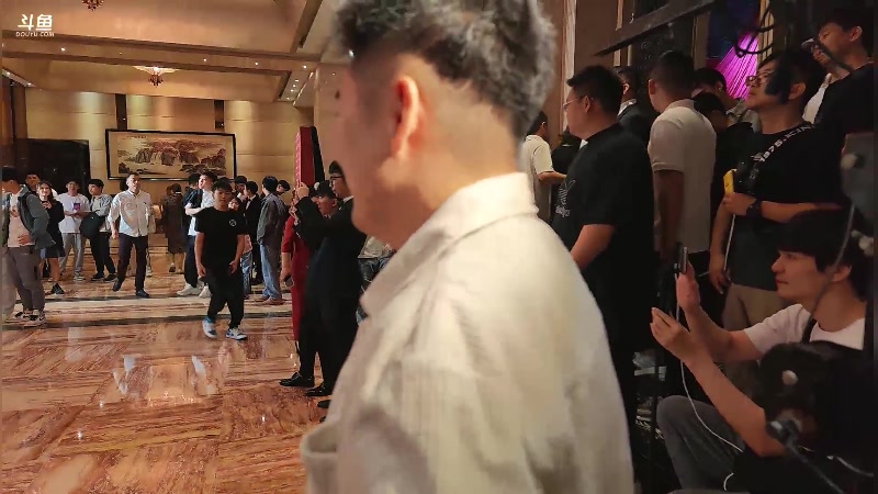 【2023-10-03 11点场】diyy刘頔：diyy： 玩机器婚礼户外