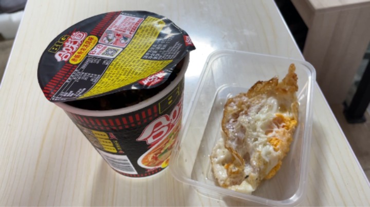 夜宵是泡面加煎蛋！超人JAX生活记录124