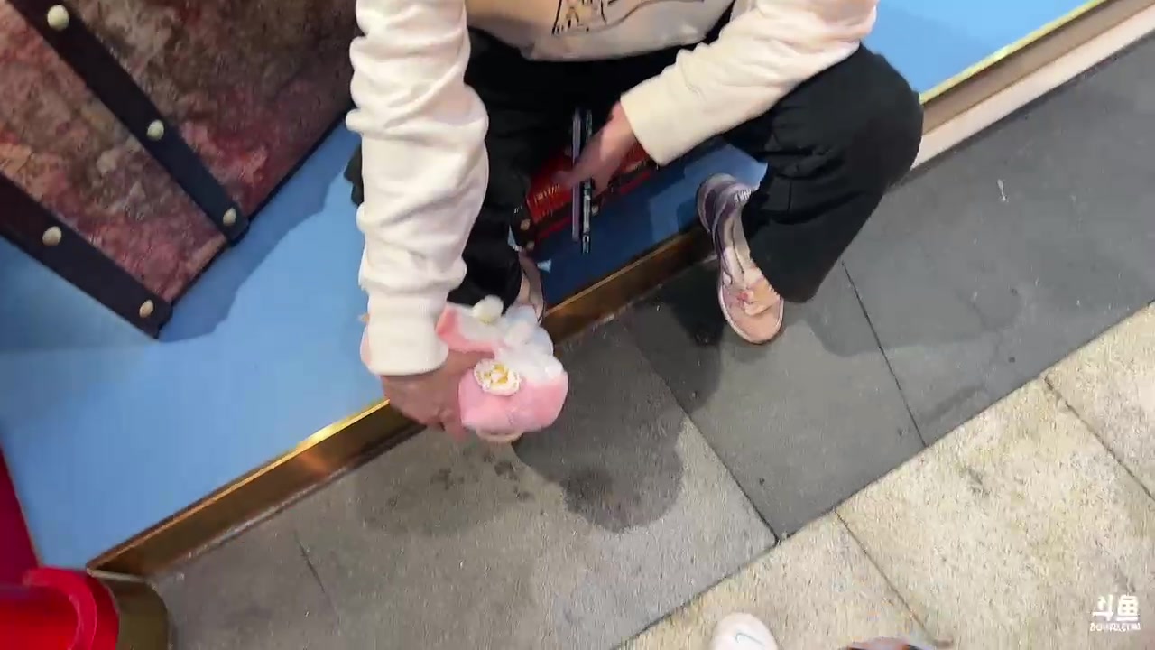 【2023-10-05 20点场】小小娥1：这几天都在上海只能播一下户外！