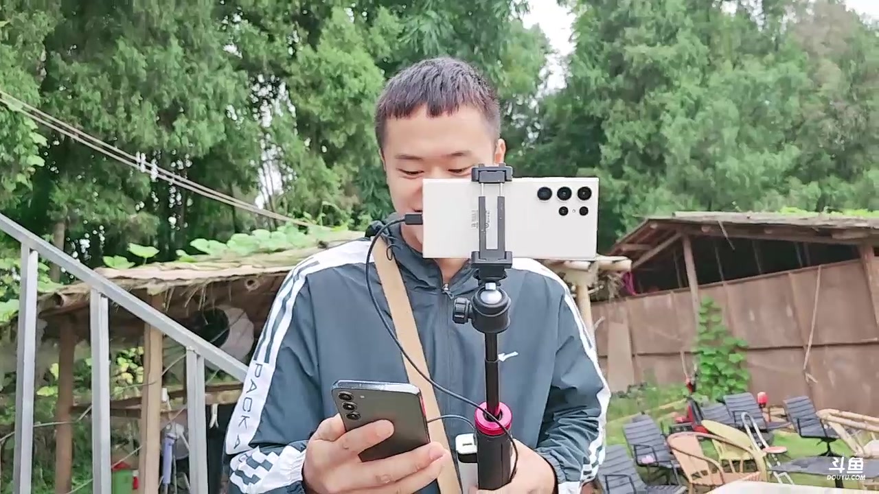 【2023-10-05 16点场】别问问就黑皮：重庆985户外