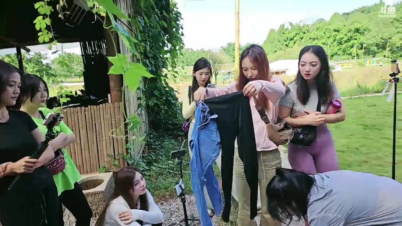 【2023-10-07 14点场】秀才冷男：985体验！0.1元粉丝牌黄金卡已开~