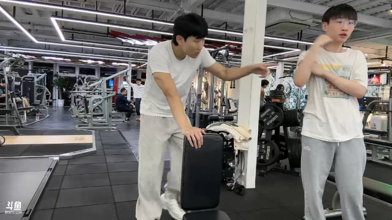 【英雄联盟】胸肌很大的良小伞的精彩时刻 20231009 20点场