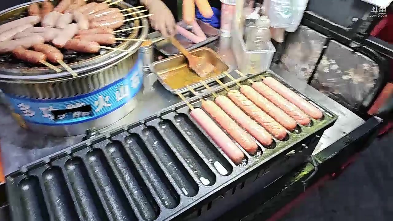 【2023-10-10 18点场】赛文柒Seven：成都的街头走一走 105025