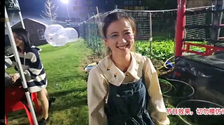 安安表演劈砖头