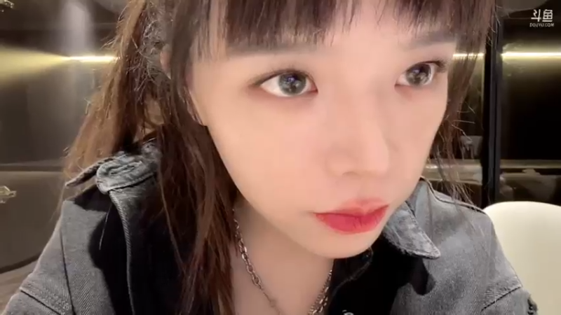 【2023-10-13 20点场】童猪啊i：出去吃饭晚点播（双倍亲密度）