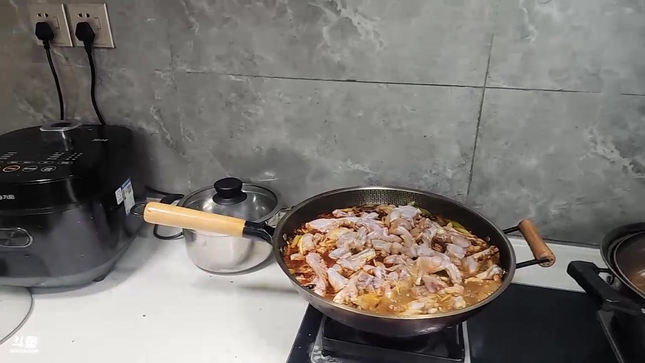 【2023-10-06 18点场】叶子户外：在大凉山，去见三年