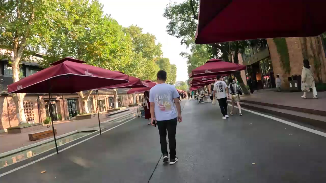 【2023-10-14 15点场】刘灶灶：景德镇陶瓷市集。。。