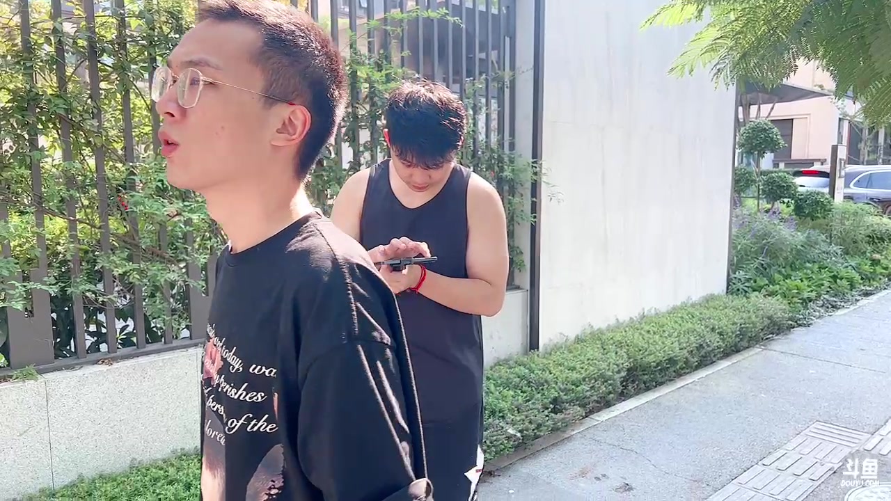 【2023-10-14 14点场】NB丶条皮兄弟：开心徒步10km！