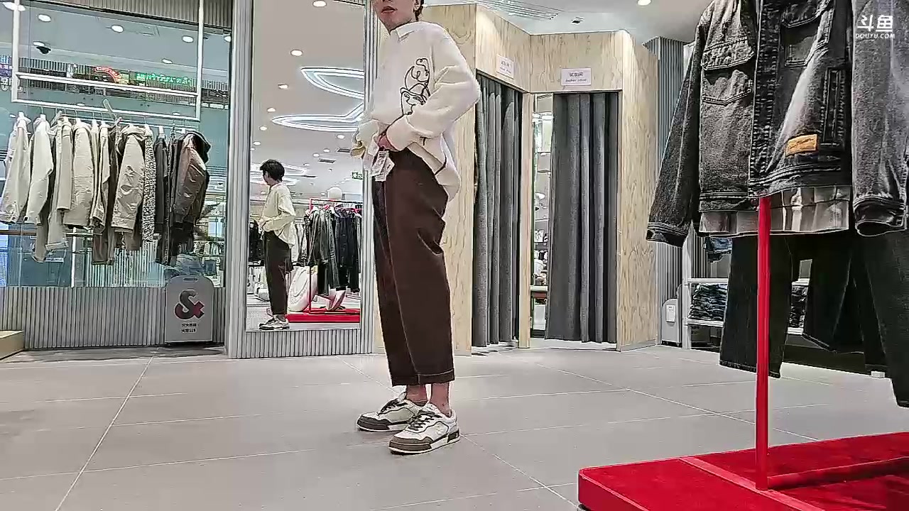 【2023-10-12 18点场】秀才冷男：石家庄第一天！户外走起～双倍已开