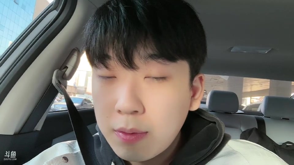 【2023-10-18 17点场】叁三QvQ：回新疆啦 休息几天