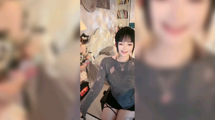 美女笑起来很好看