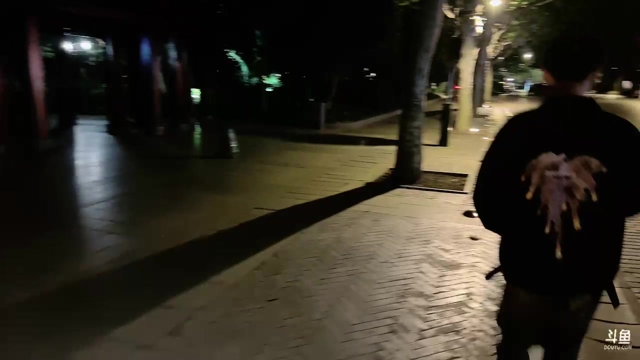 【2023-10-20 17点场】imxiaoxin：【✘-✘】黑白双煞 户外节目