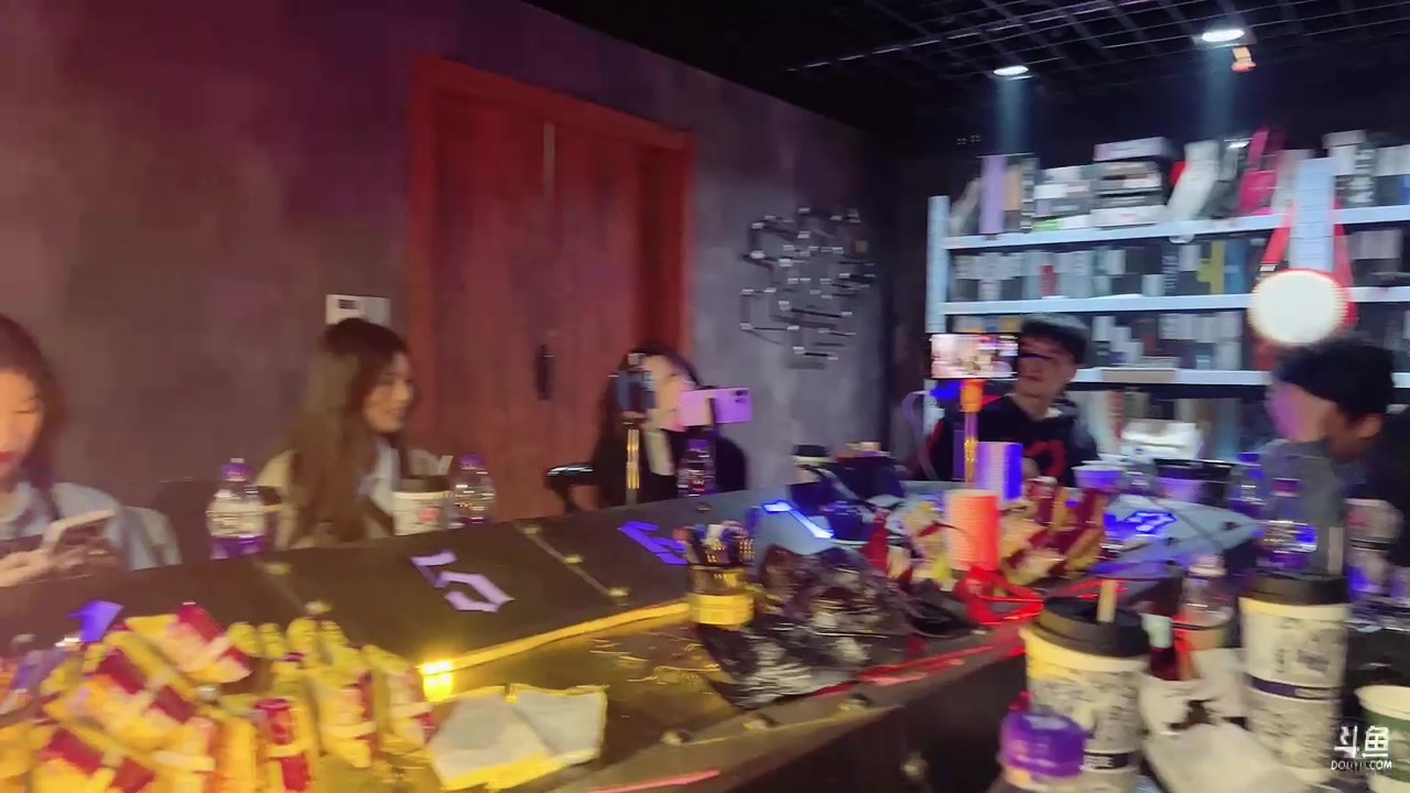 【2023-10-20 21点场】imxiaoxin：【✘-✘】黑白双煞 户外节目