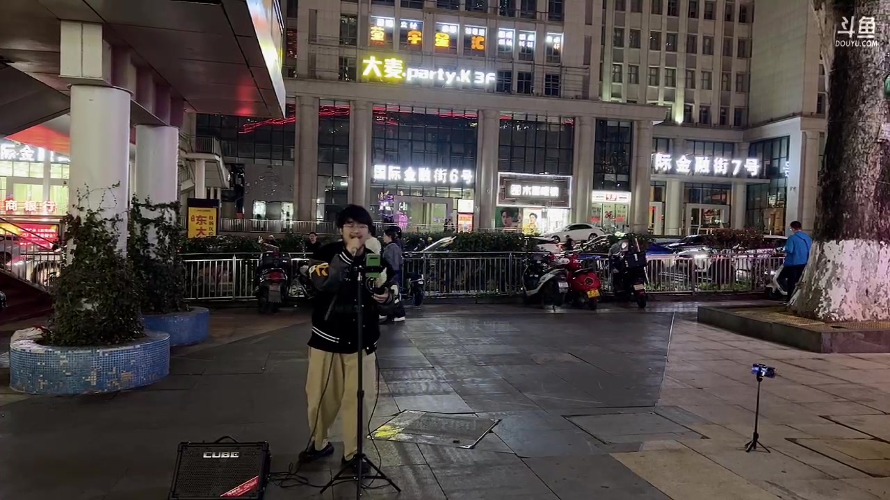 【2023-10-19 19点场】Gnap年糕：年糕:晚上户外和乌龟酱街唱