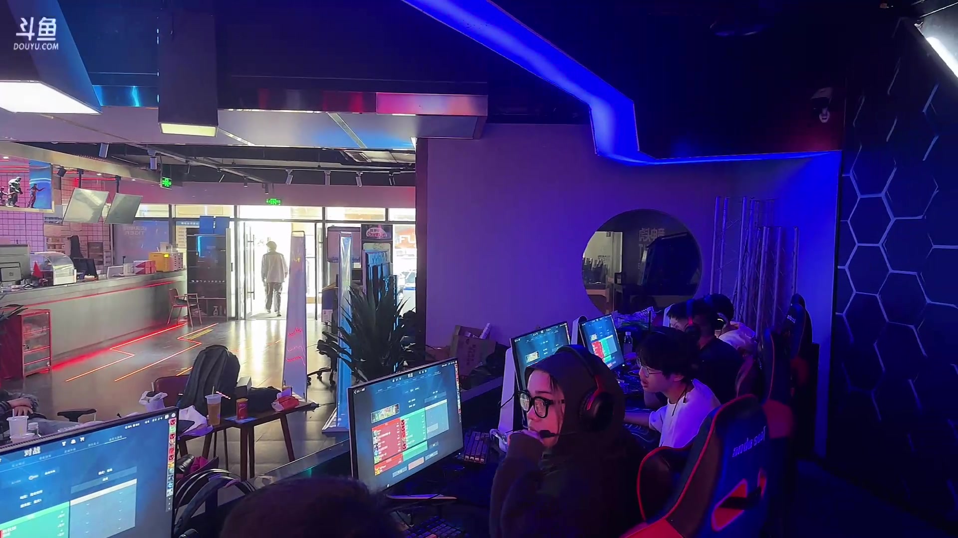 【2023-10-21 11点场】刘俊豪adc:【非常互娱】线下省赛ing！