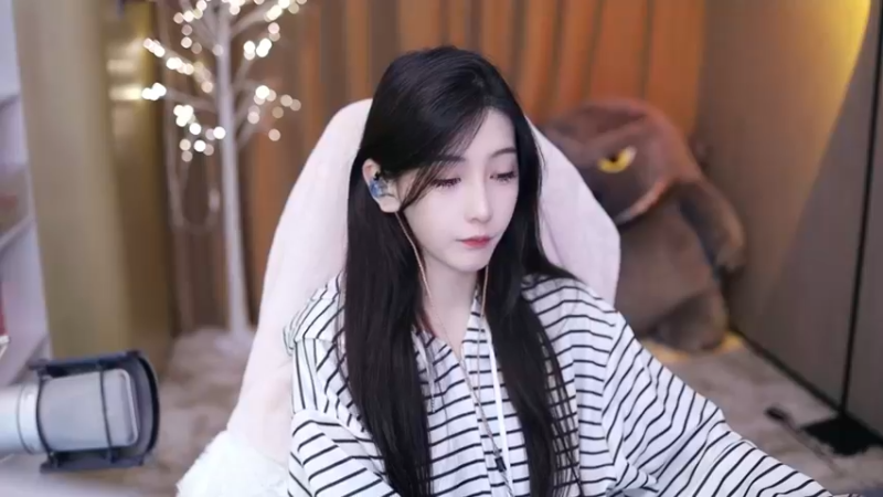 【2023-10-21 18点场】叶知秋Vanessa：秋：晚上好