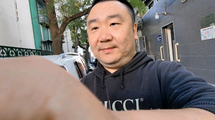 最近开始玩短视频了，有一部分发在鱼吧里了，更多的发在了某yin号：北京斌子   希望斗鱼的宝们可以关注一下，多帮点个小红心。