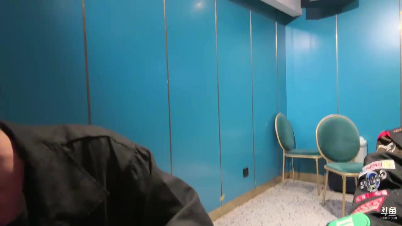 【2023-10-21 21点场】轰轰仔：轰轰：今天百级乔迁新办卡小轰必在他来啦！