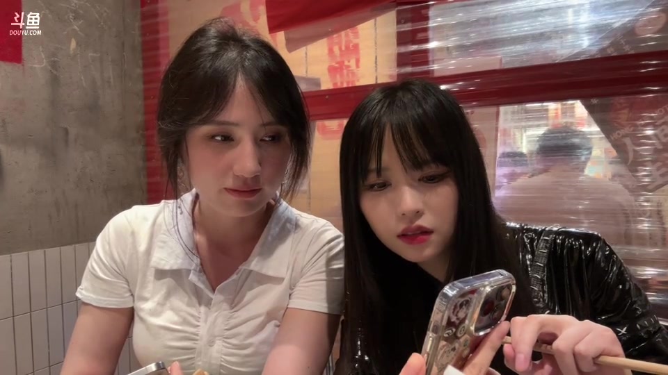 【2023-10-21 21点场】胸肌很大的良小伞：cos蝙蝠侠去欢乐谷！巨龙族集合