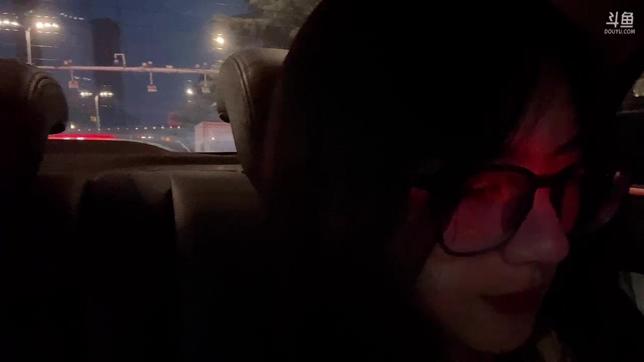 【2023-10-22 17点场】喔唷童夕：【童夕】户外和小姐妹们