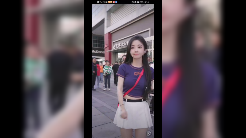 冯提莫唱歌不错啊，很多人跟着