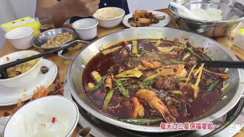 【2023-10-18 11点场】惠娜娜呀：【小奶团】985团播