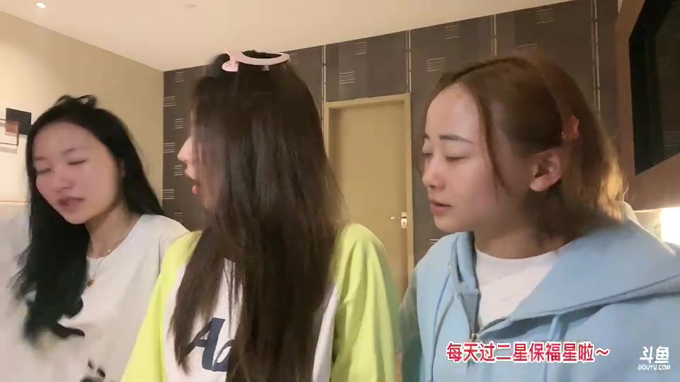 【2023-10-20 03点场】惠娜娜呀：【小奶团】985团播