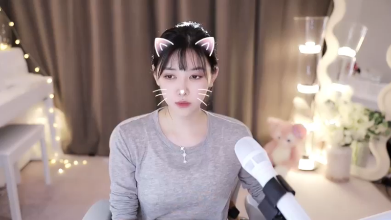 【2023-10-24 01点场】喵小莎：回杭中，晚上11点