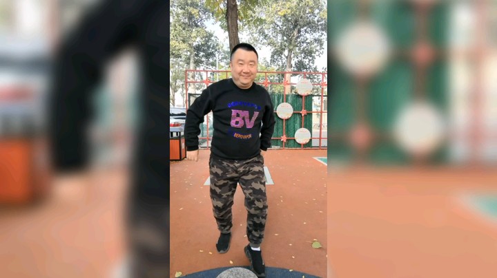 现在开始玩小视频了更多短视频关注：北京大斌子