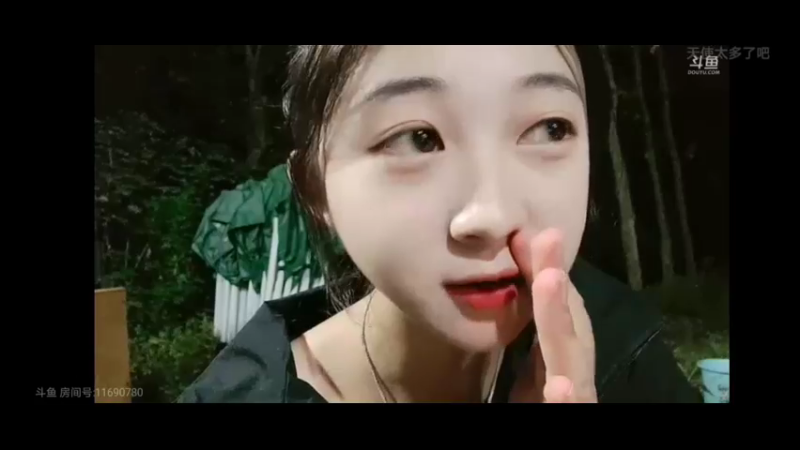 倩倩吃饭真快乐还有鸡肉