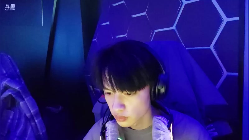 【2023-10-21 15点场】九二楷之丶92K：今天无畏契约重庆省赛