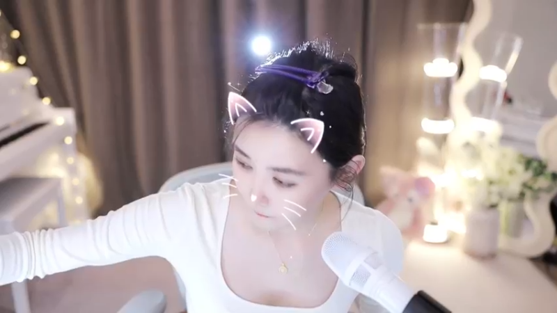 【2023-10-24 22点场】喵小莎：下午3点，晚上11点