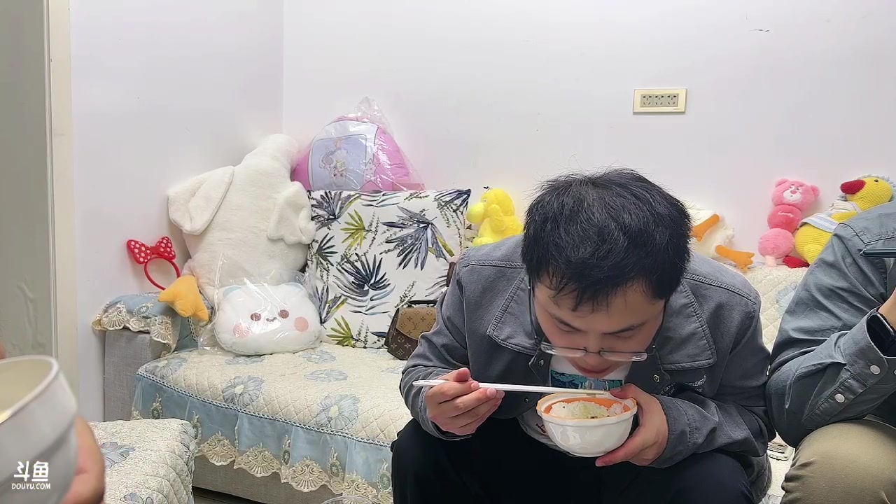 【2023-10-25 16点场】昔恩小姐姐：【小奶团】小胖女人，无所畏惧~