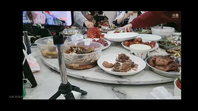 每天晚上吃大餐快乐啊