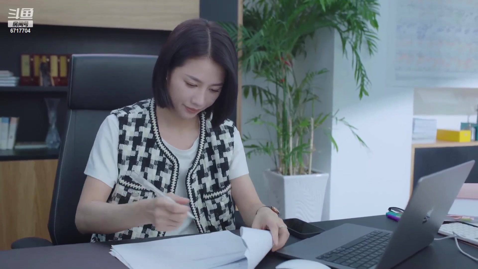 【2023-10-27 01点场】峡谷杀神酱油瓶：一区上个王者 6717704