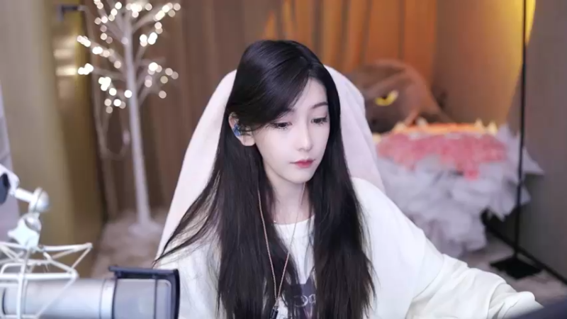 【2023-10-27 17点场】叶知秋Vanessa：秋：晚上好呀