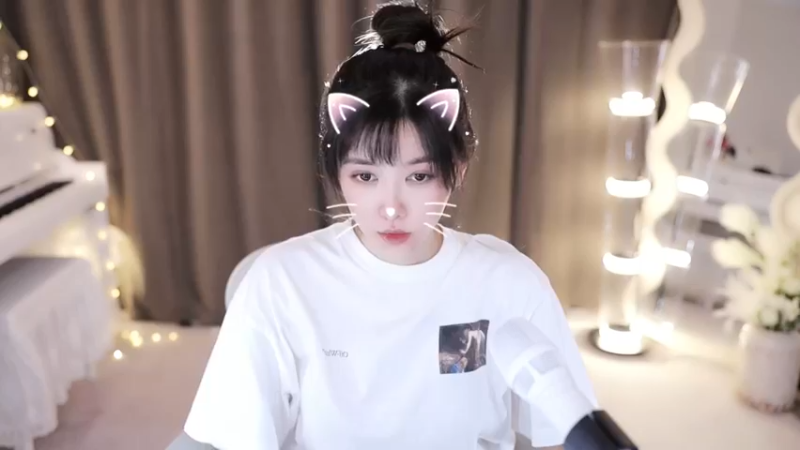 【2023-10-29 23点场】喵小莎：下午三点，晚上11点。