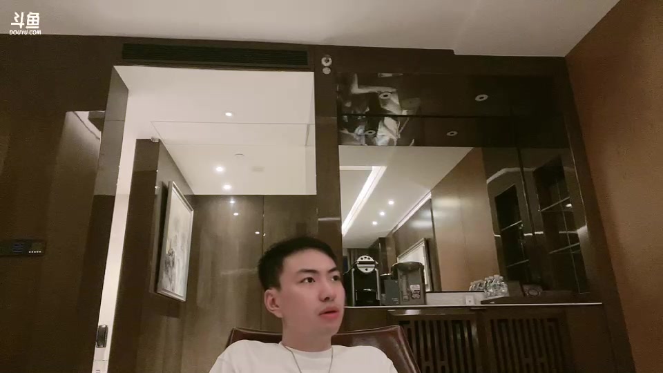 【2023-11-01 17点场】金甲EzNpc：真男人无所畏惧