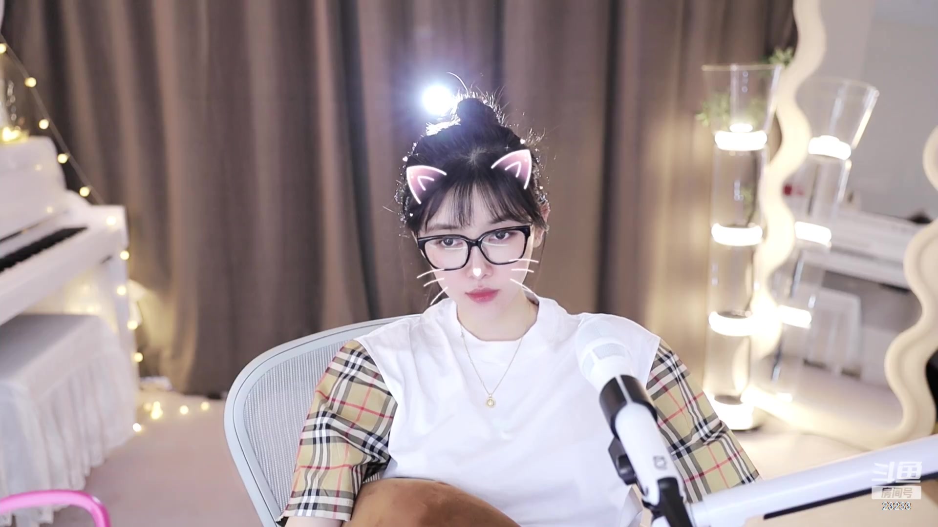 【2023-11-01 16点场】喵小莎：恭喜包哥喜提超帝！