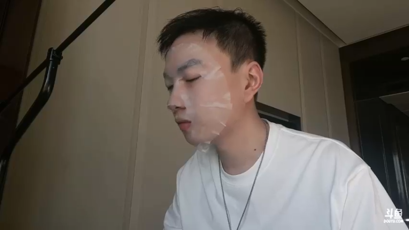 【2023-11-01 08点场】金甲EzNpc：真男人无所畏惧