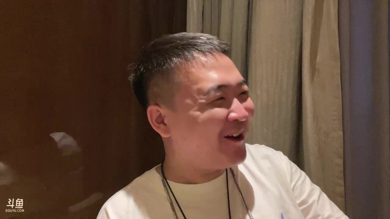 【2023-11-01 17点场】石大壮zz：去珠海了随缘户外直播
