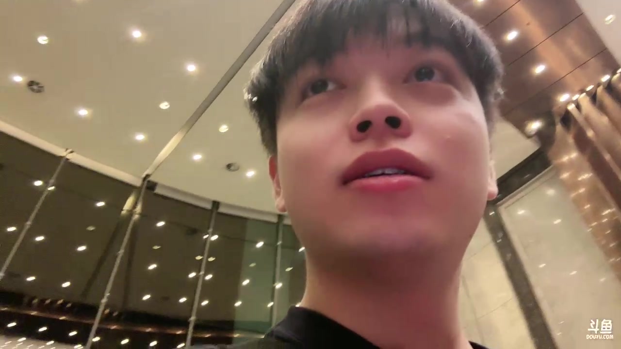 【2023-10-31 18点场】轰轰仔：轰轰：31日下午3点左右落地见！