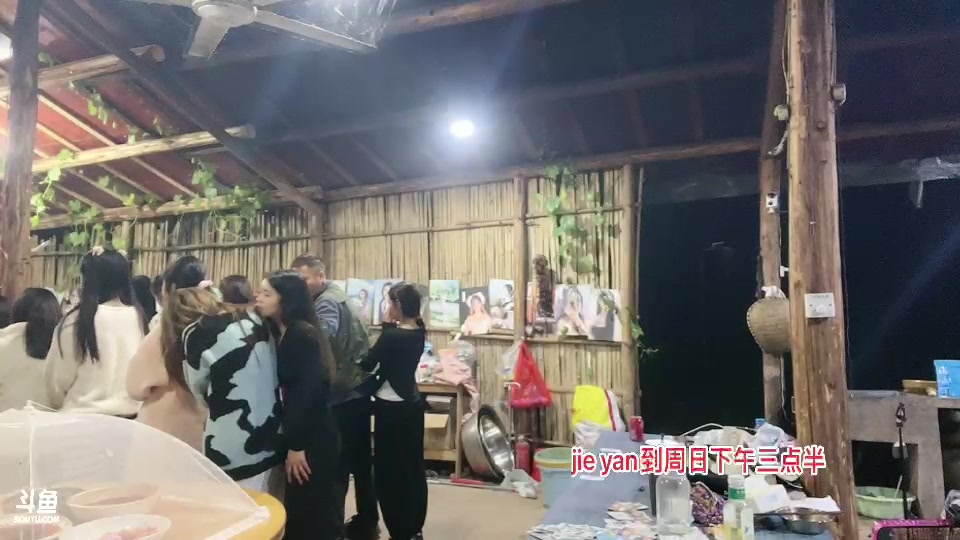 【2023-11-01 04点场】惠娜娜呀：【小奶团】985团播