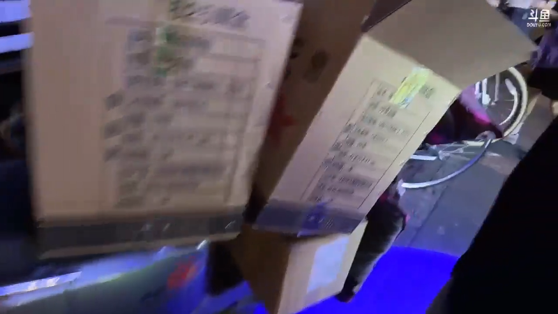 【英雄联盟】胸肌很大的良小伞的精彩时刻 20231102 08点场