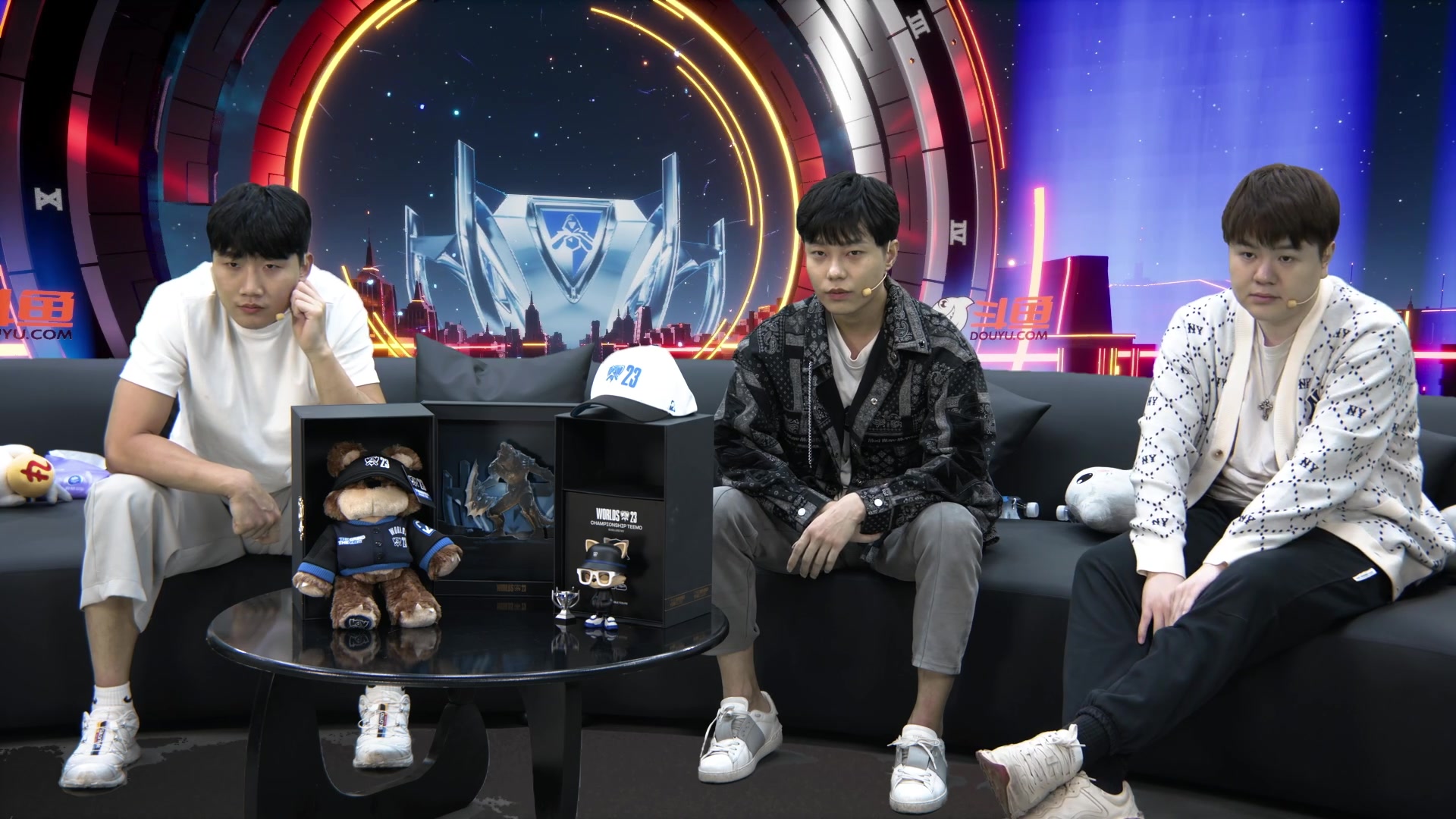 【2023-11-02 15点场】胸肌很大的良小伞：斗鱼二路解说WBG VS NRG！