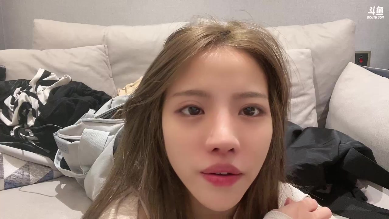 【2023-10-30 19点场】唐6儿：【小奶团】深圳户外
