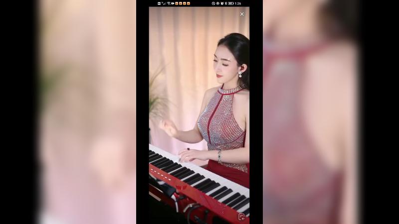 美女弹琴好听，真好看