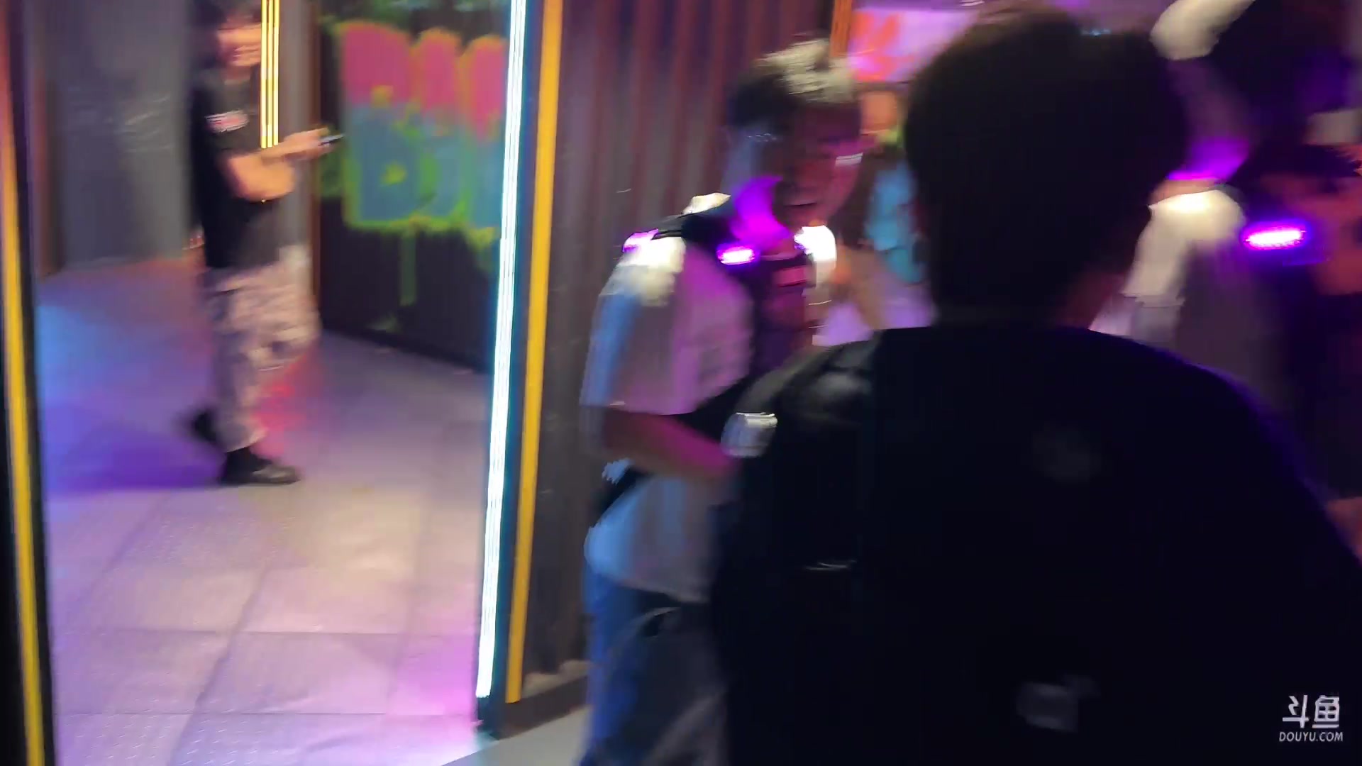 【2023-10-29 21点场】一口三明治3Mz：八点播户外实景Apex